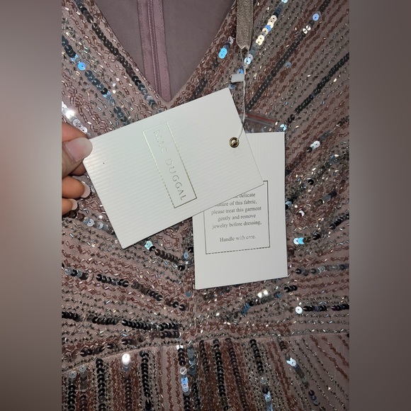 👗NWT! Mac Duggal Sequin Cape Sleeve Column Gown - Picture 12 of 14